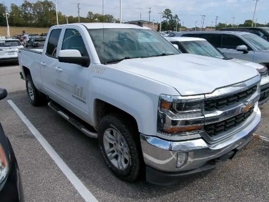 2016 Chevrolet Silverado 1500 LT1 photo 1