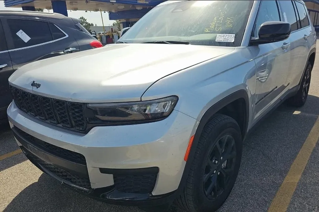 2024 Jeep Grand Cherokee Altitude photo 1