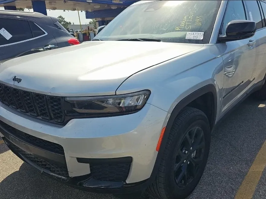 2024 Jeep Grand Cherokee Altitude photo 1