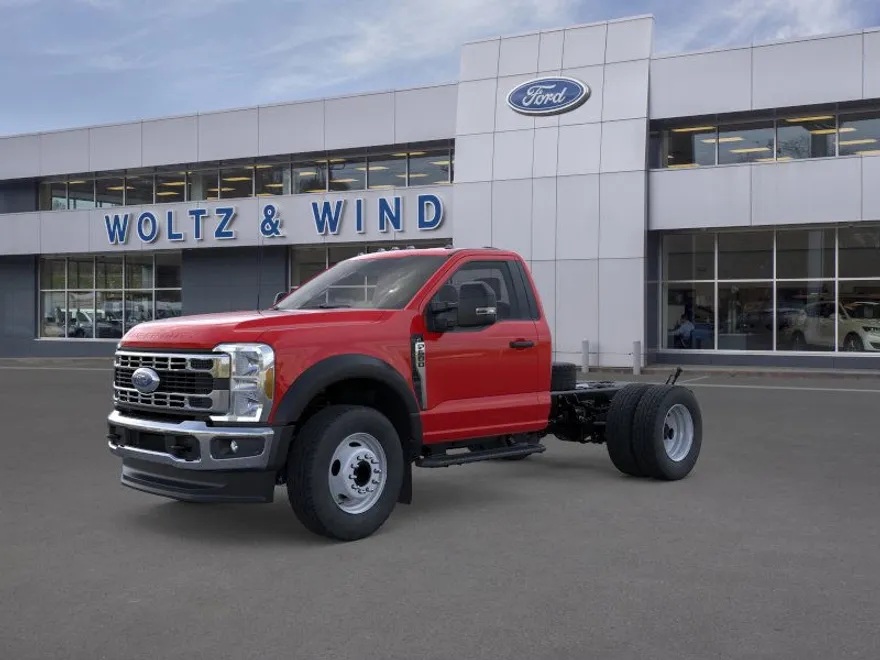 2025 Ford F-600 photo 1