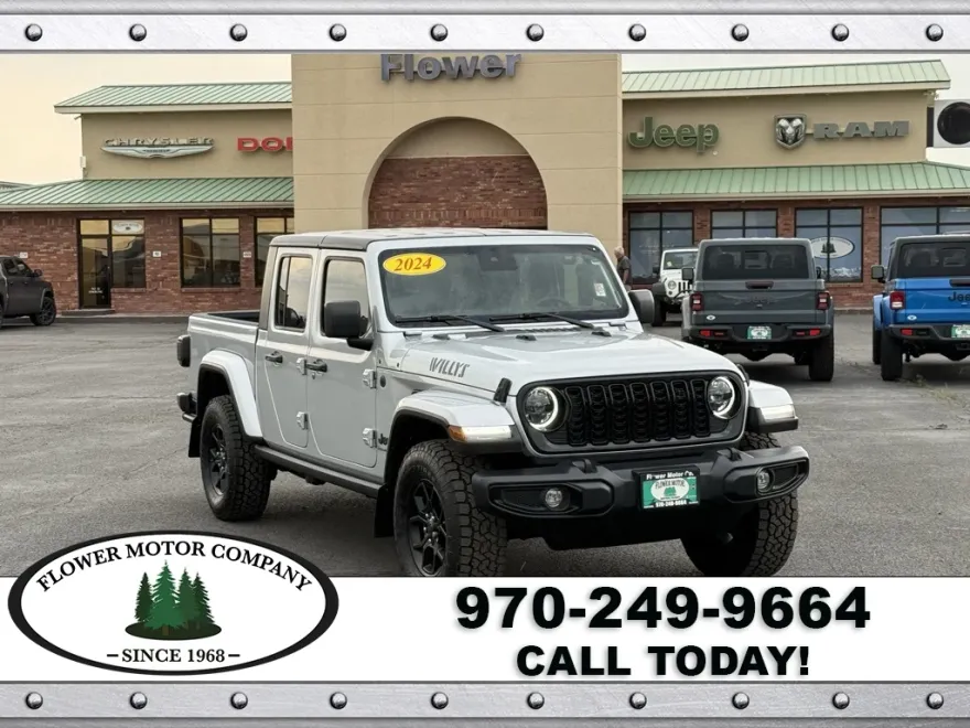 2024 Jeep Gladiator Willys photo 1