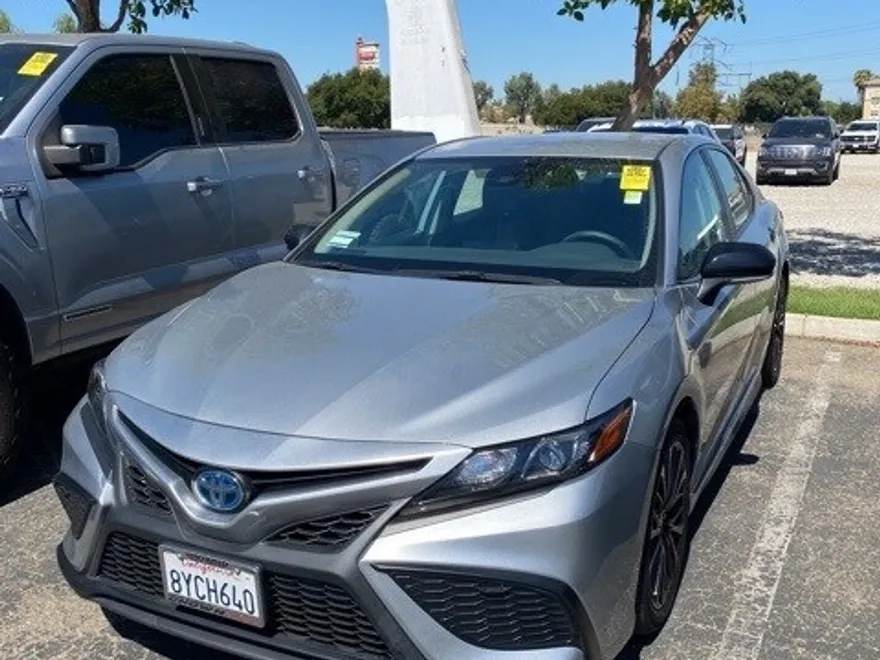2022 Toyota Camry Hybrid photo 1