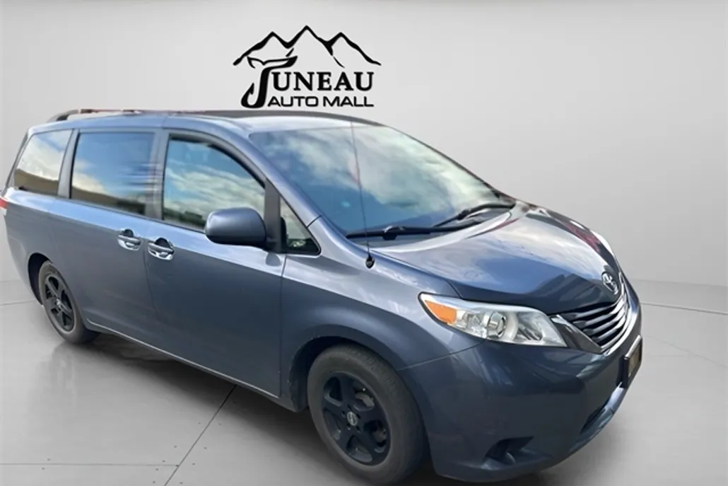 2014 Toyota Sienna L photo 1