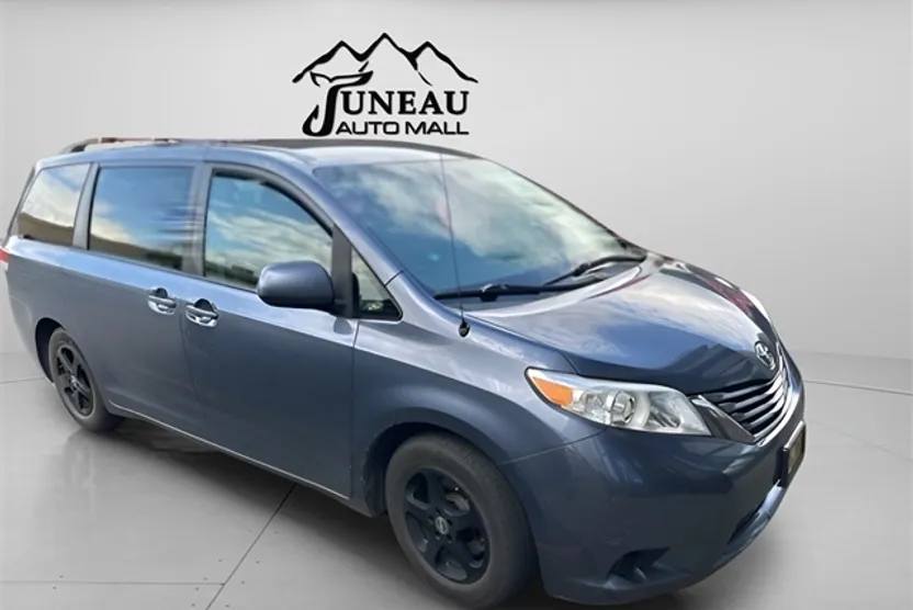 2014 Toyota Sienna L photo 1