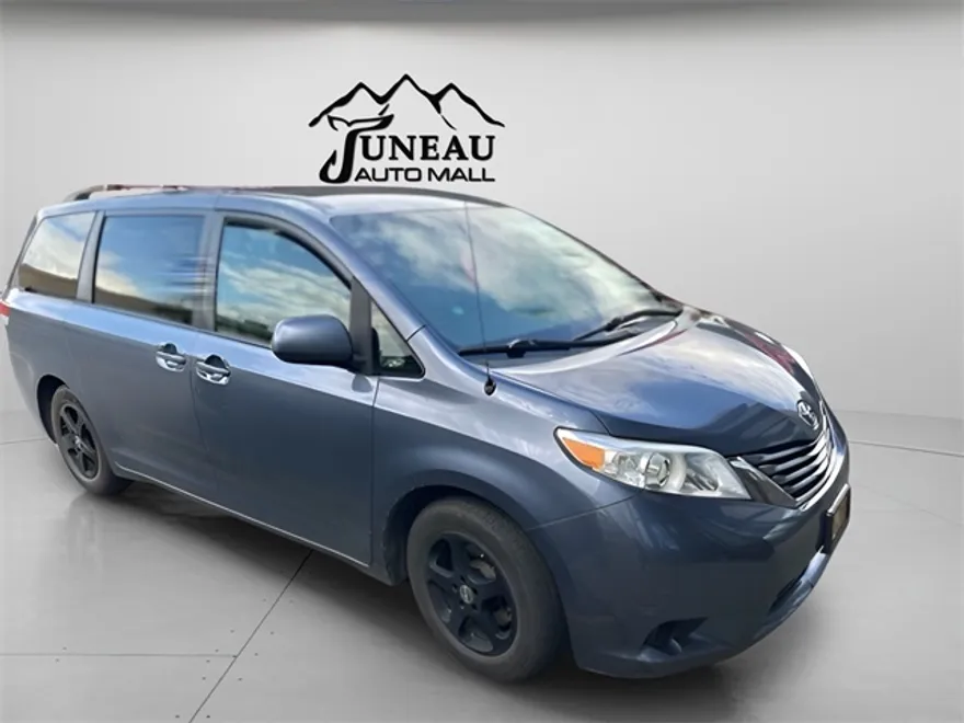 2014 Toyota Sienna L photo 1