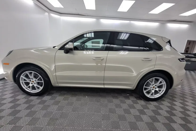 2026 Porsche Cayenne photo 1