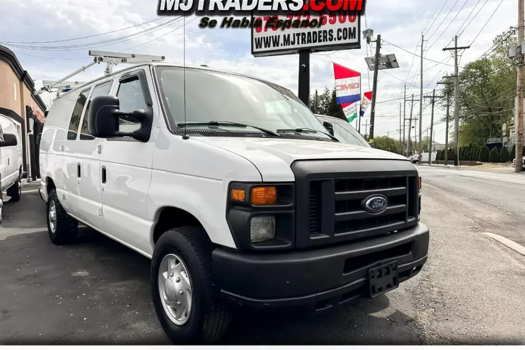2011 Ford E-250 photo 1
