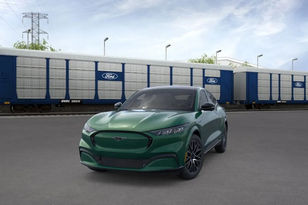 2025 Ford Mustang Mach-E Premium photo 1