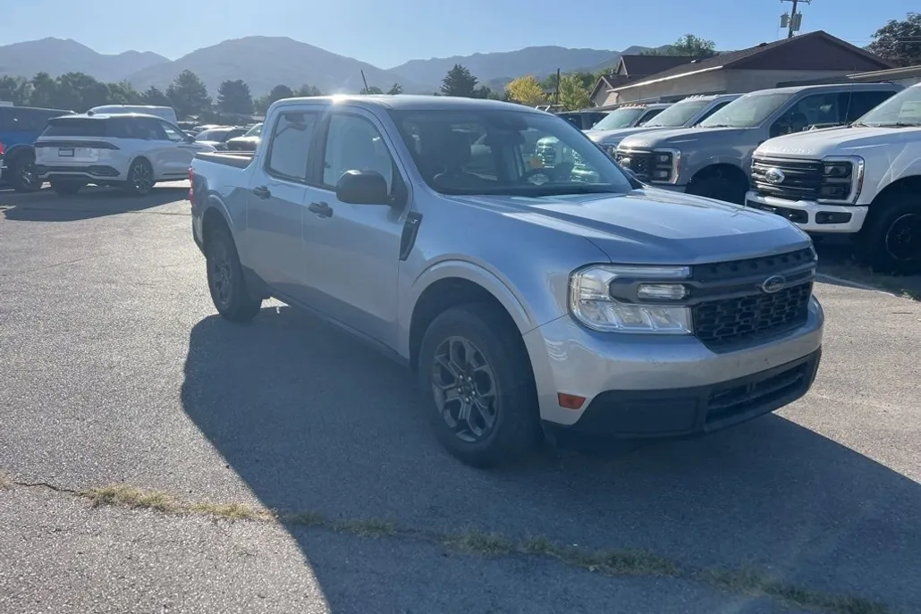 2022 Ford Maverick XLT photo 1