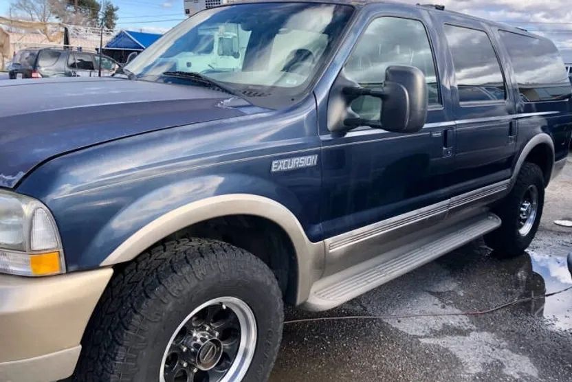 2003 Ford Excursion Eddie Bauer photo 1