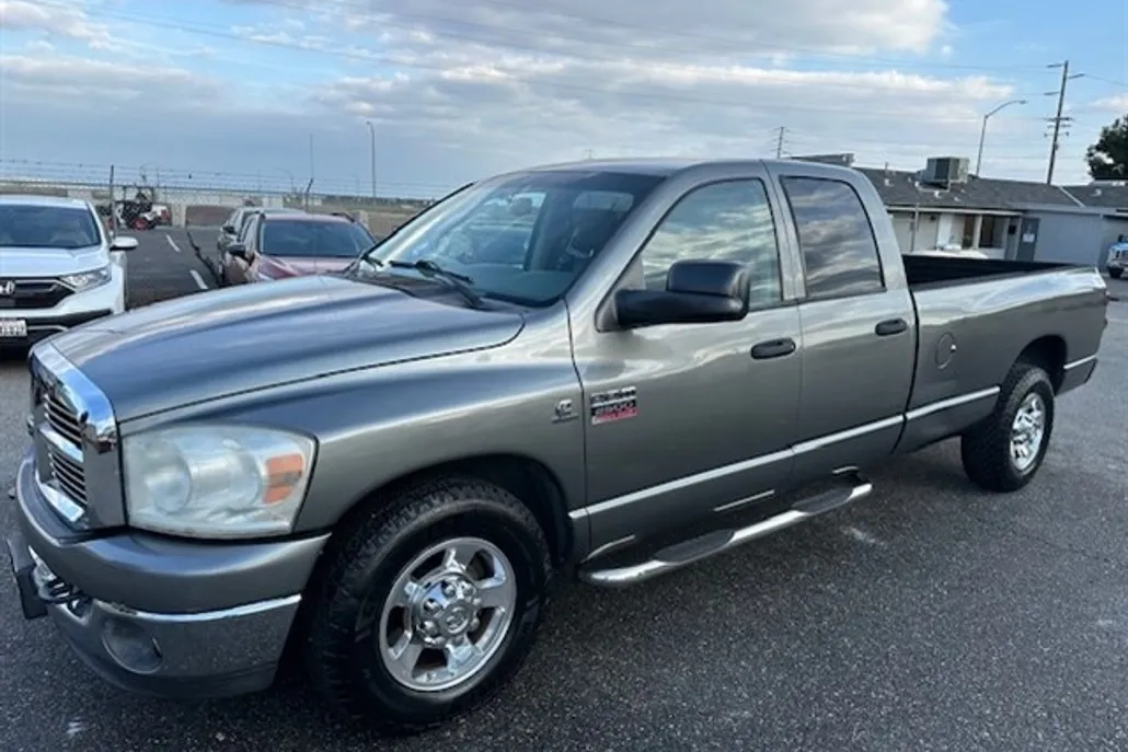2008 Dodge Ram SLT photo 1