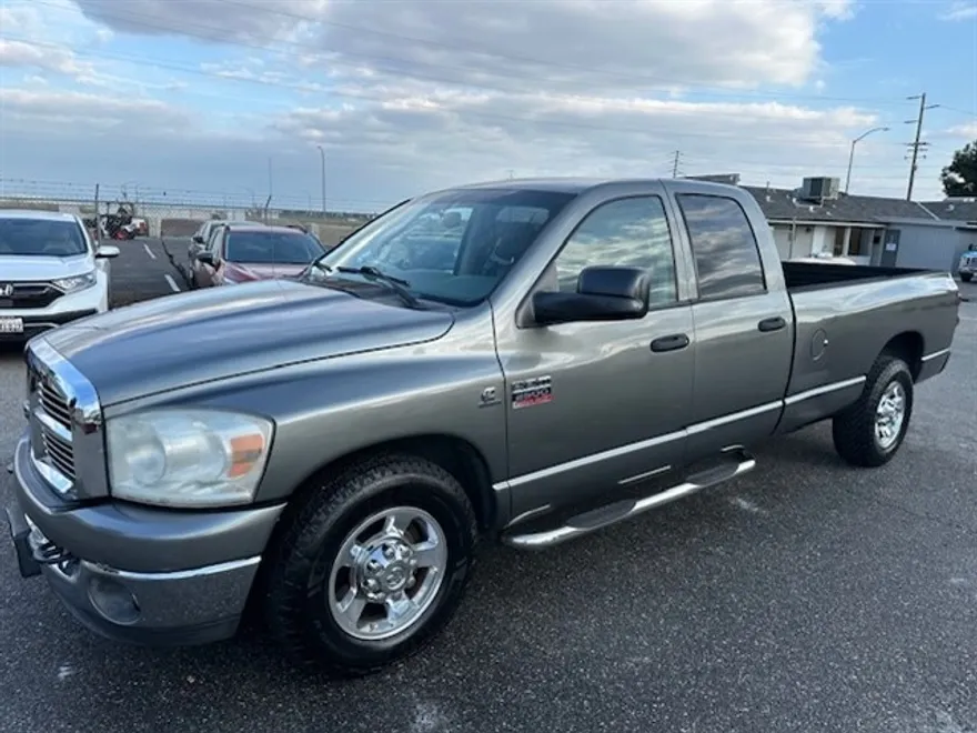 2008 Dodge Ram SLT photo 1