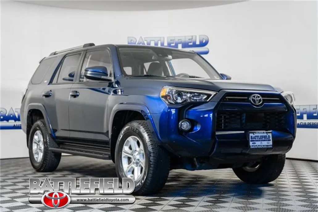 2020 Toyota 4Runner SR5 photo 1