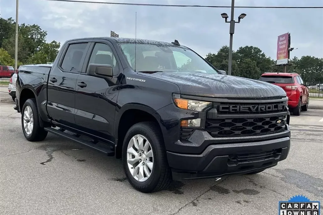 2022 Chevrolet Silverado 1500 Custom photo 1