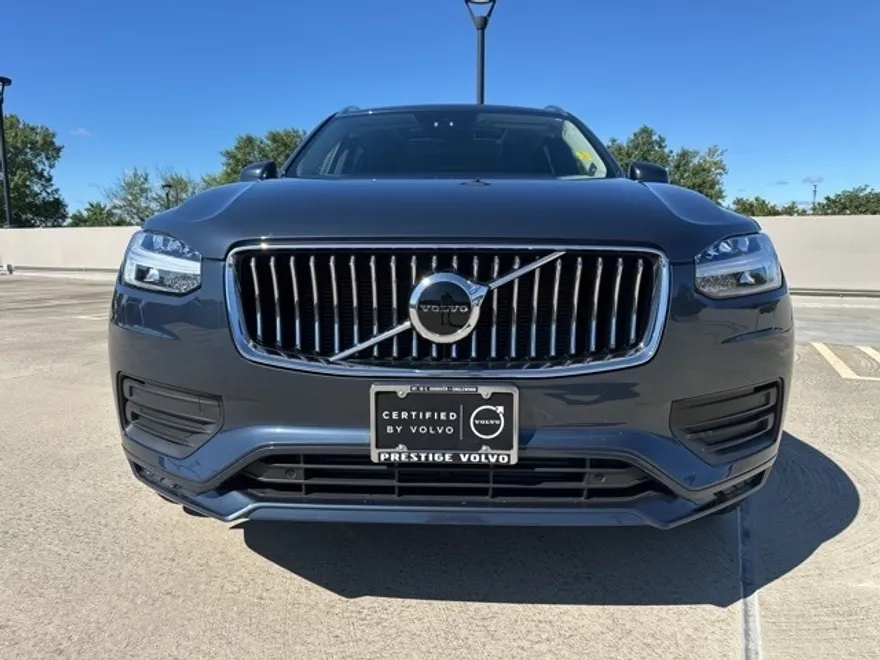2022 Volvo XC90 T5 AWD Momentum photo 1