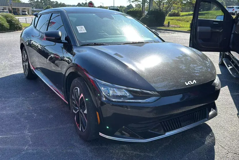 2022 Kia EV6 Wind photo 1
