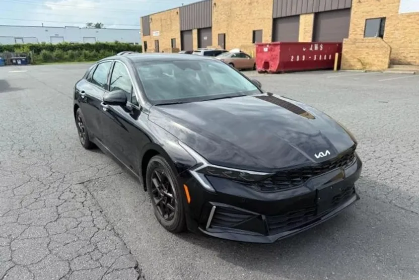 2025 Kia K5 LXS photo 1