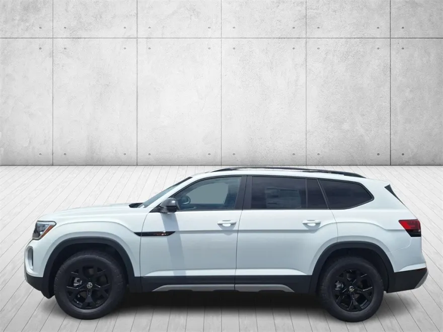 2025 Volkswagen Atlas SE Technology Peak Edition photo 1