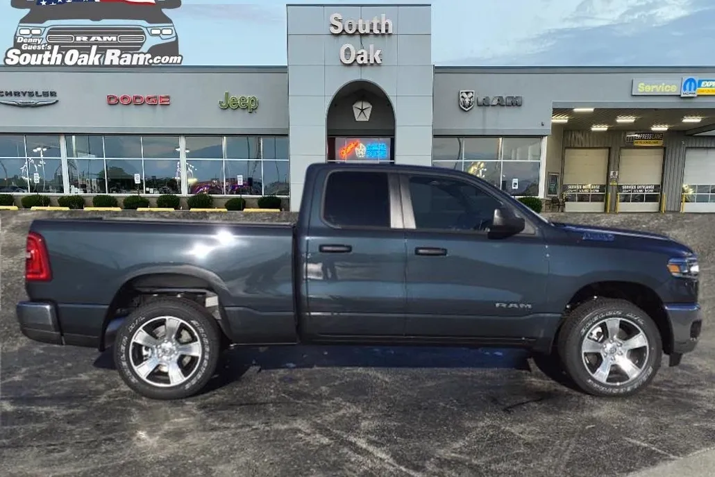 2025 Ram 1500 Tradesman photo 1
