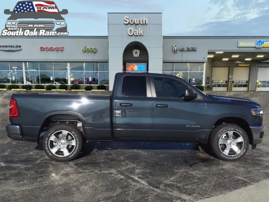 2025 Ram 1500 Tradesman photo 1