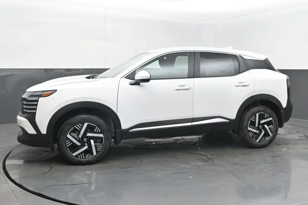 2025 Nissan Kicks SV photo 1