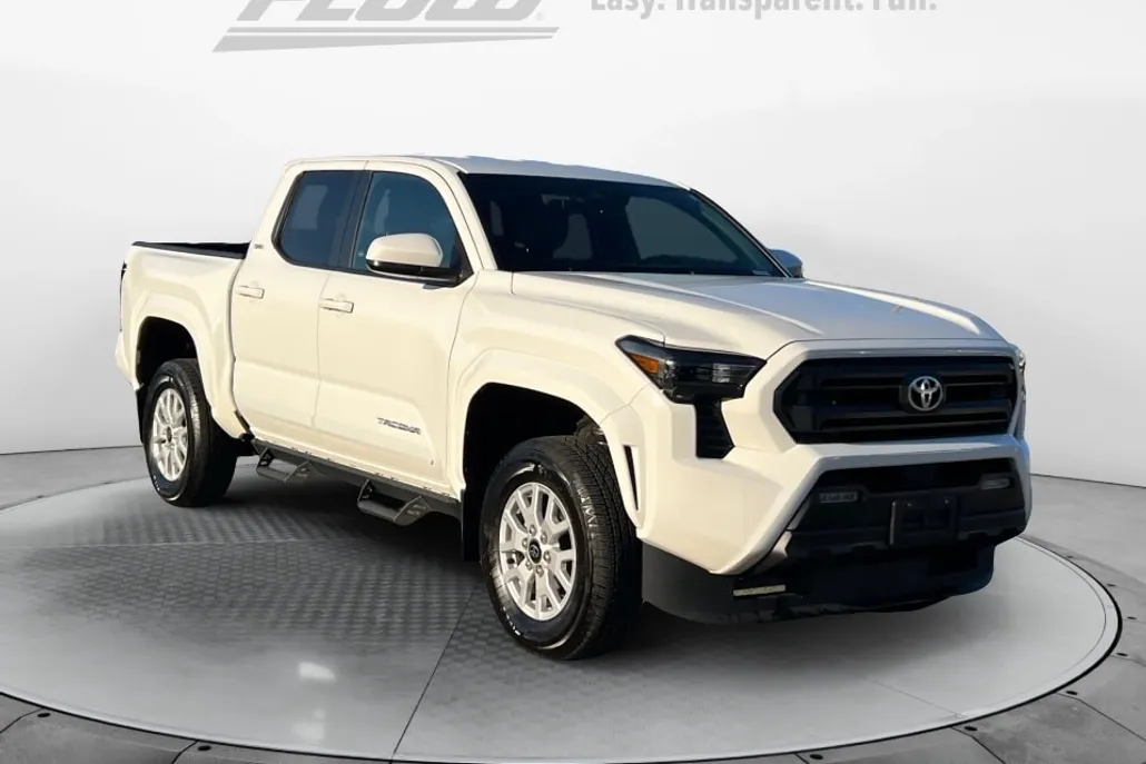 2024 Toyota Tacoma SR5 4x4 photo 1