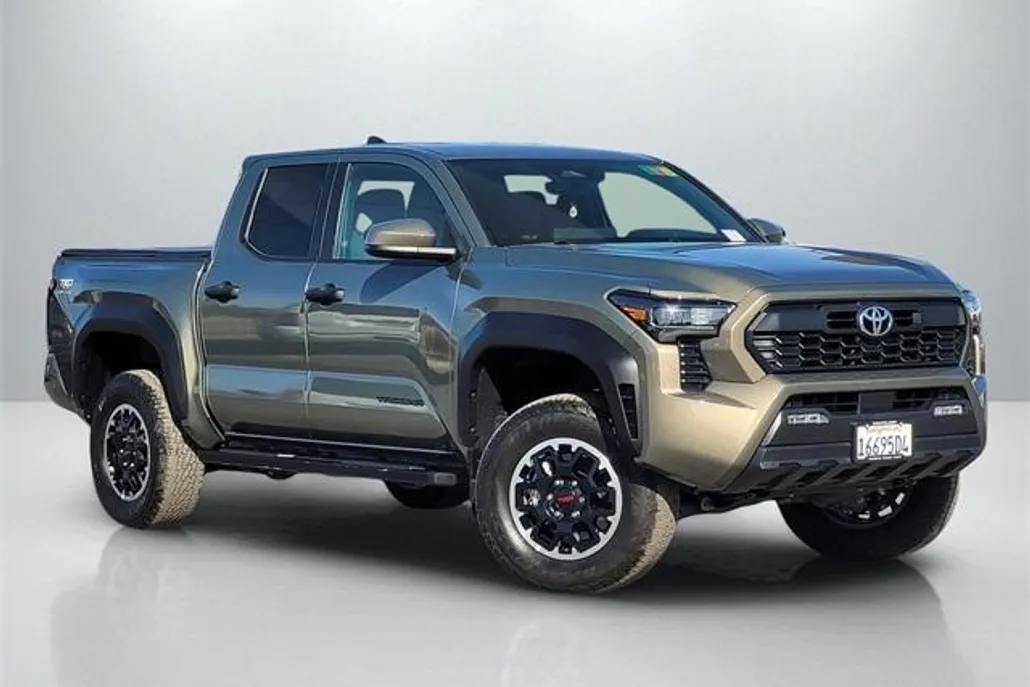 2024 Toyota Tacoma SR5 photo 1