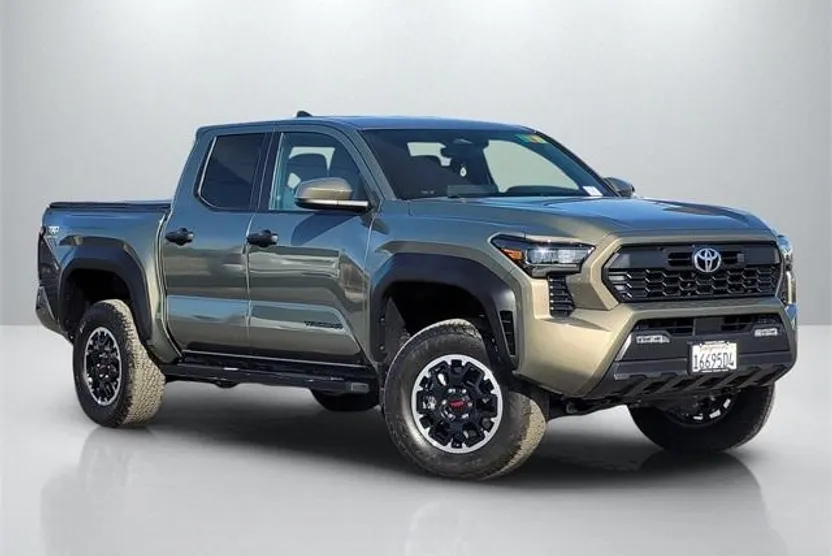 2024 Toyota Tacoma SR5 photo 1