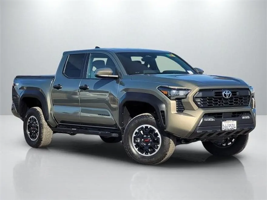 2024 Toyota Tacoma SR5 photo 1