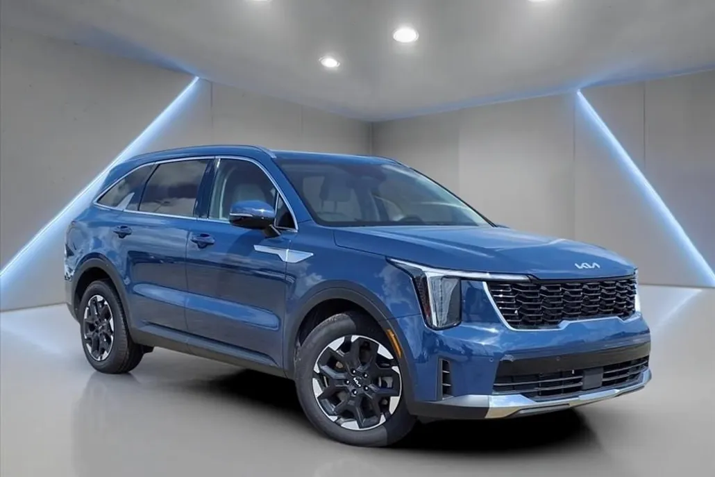 2025 Kia Sorento S photo 1