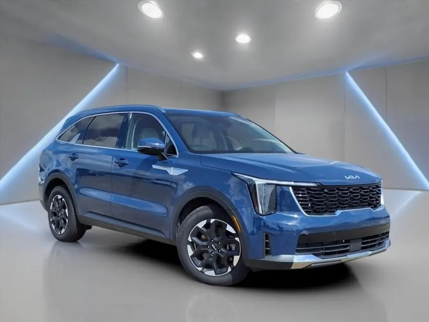 2025 Kia Sorento S photo 1