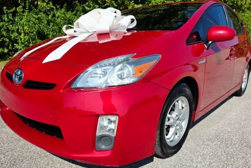 2010 Toyota Prius Two photo 1