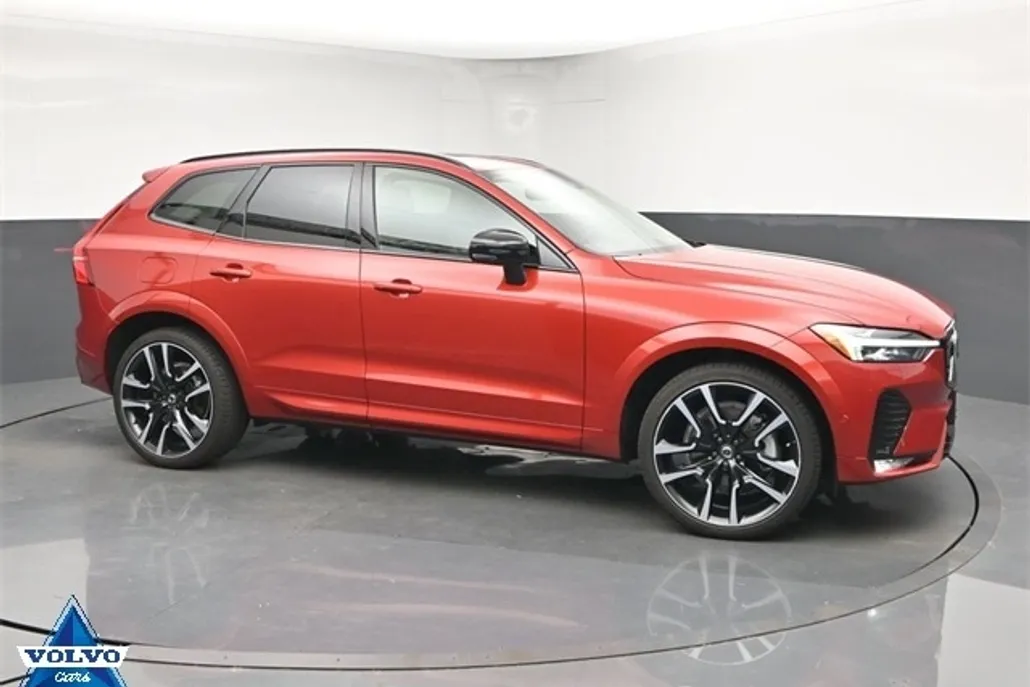 2023 Volvo XC60 Ultimate photo 1