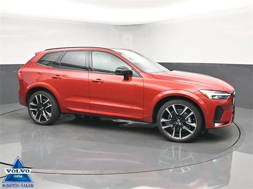 2023 Volvo XC60 Ultimate photo 1