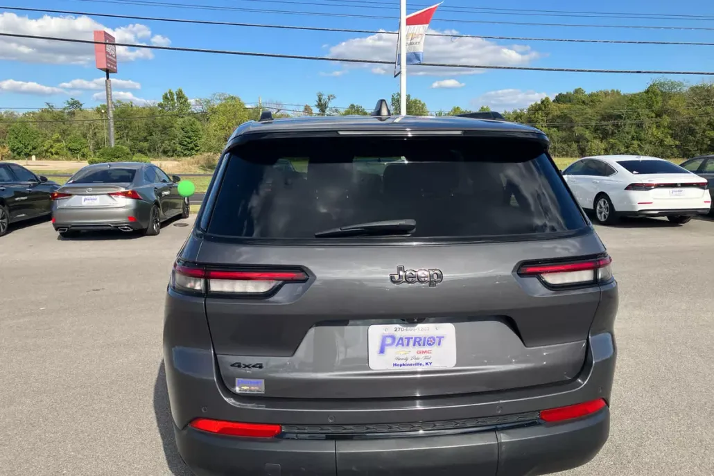 2024 Jeep Grand Cherokee Altitude photo 1