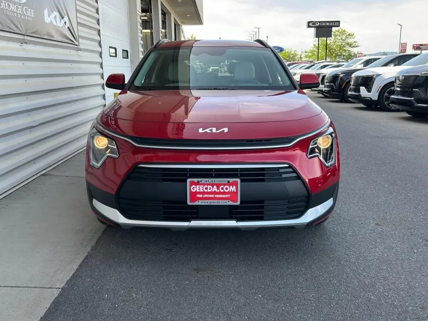 2025 Kia Niro EX photo 1