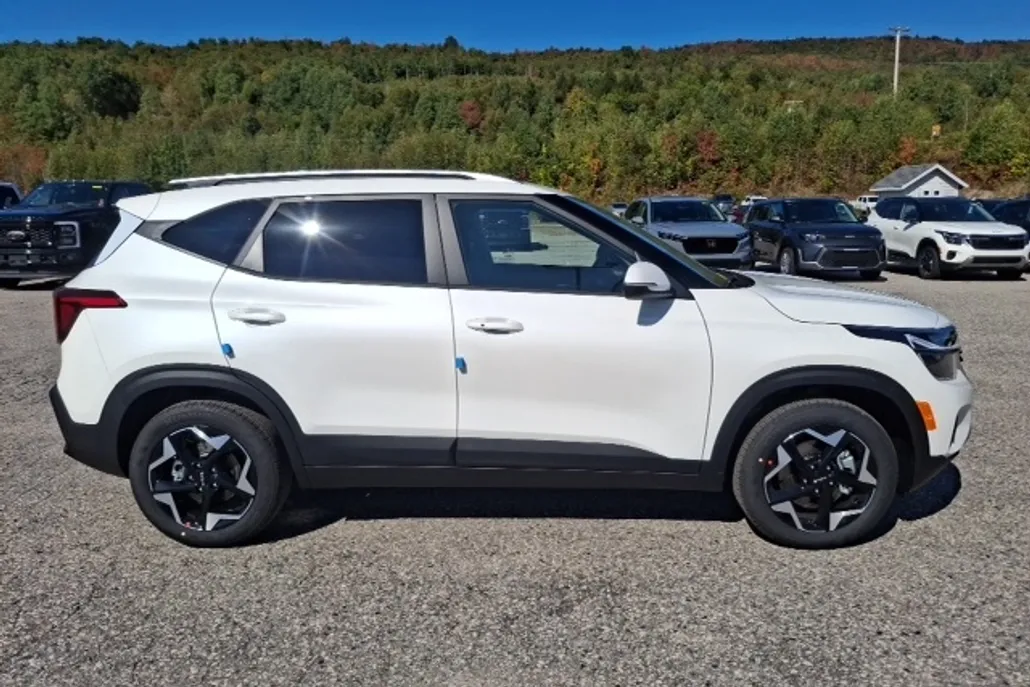 2026 Kia Seltos S photo 1
