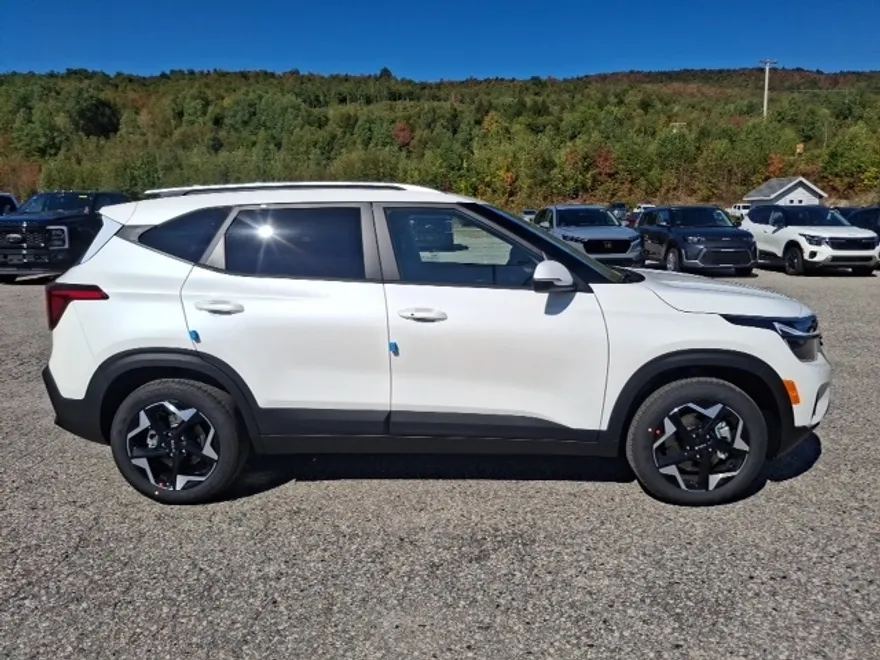 2026 Kia Seltos S photo 1