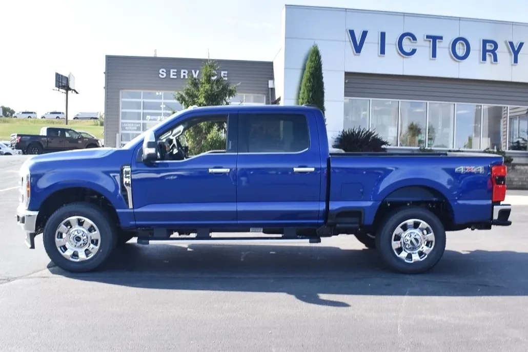 2026 Ford F-250 Lariat photo 1