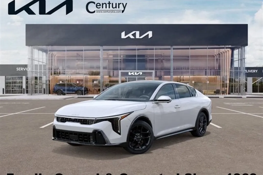 2025 Kia K4 GT-Line Turbo photo 1