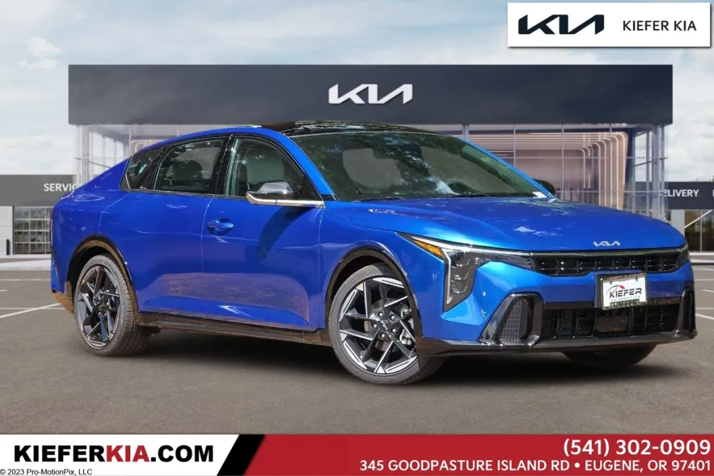 2025 Kia K4 GT-Line photo 1