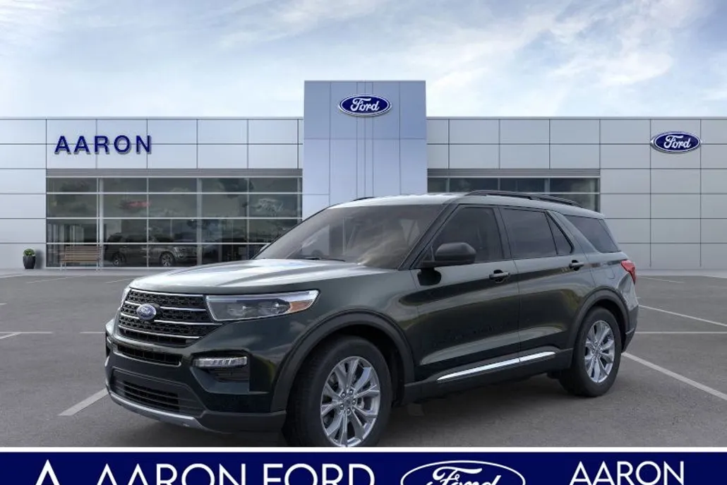 2024 Ford Explorer XLT photo 1