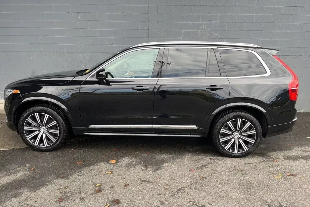2024 Volvo XC90 Plus photo 1