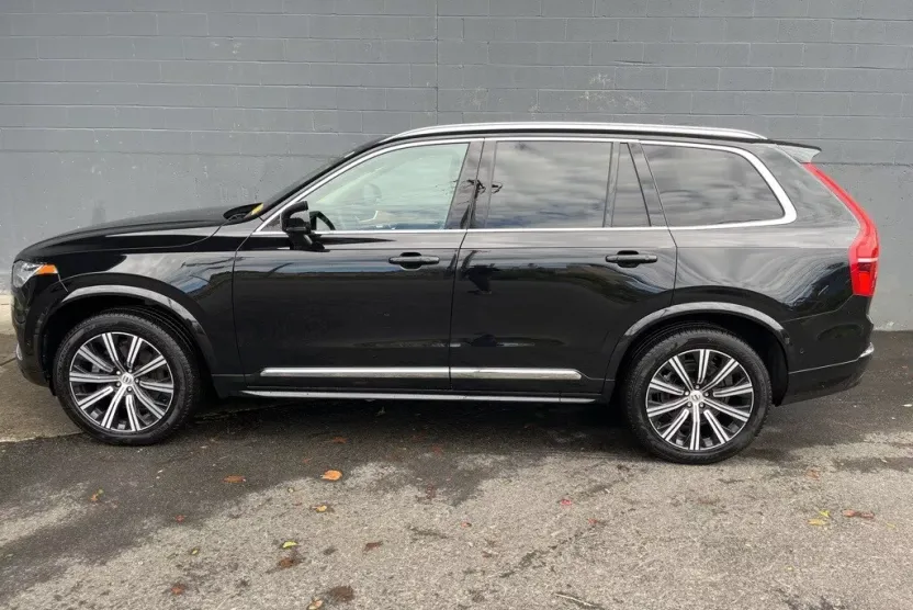 2024 Volvo XC90 Plus photo 1