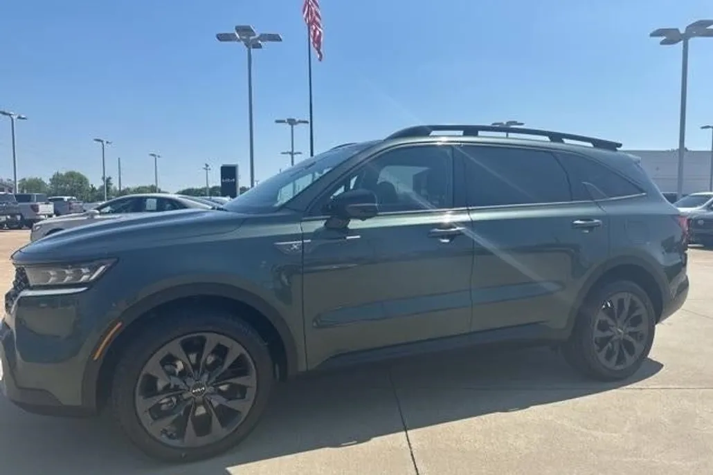 2022 Kia Sorento X-Line SX Prestige photo 1