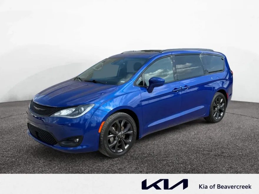 2019 Chrysler Pacifica Touring Plus photo 1