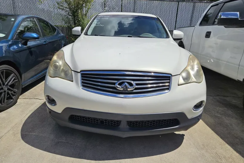 2010 Infiniti EX35 Journey photo 1