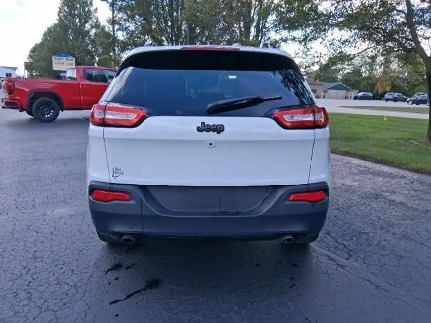 2014 Jeep Cherokee Altitude photo 1