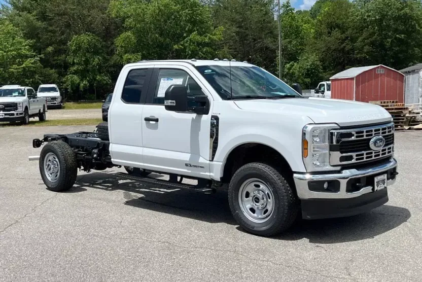 2025 Ford F-350 XL photo 1