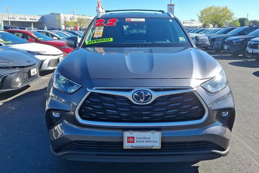 2022 Toyota Highlander Hybrid XLE photo 1
